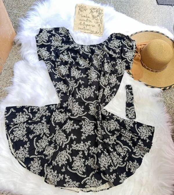 Vestido ciganinha com cinto estampado